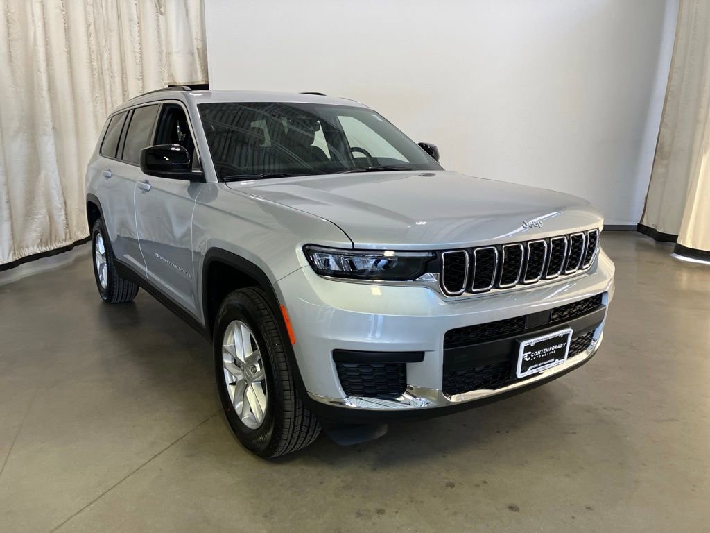 New 2026 Silver Zynith Exterior Paint Jeep Laredo X image 1