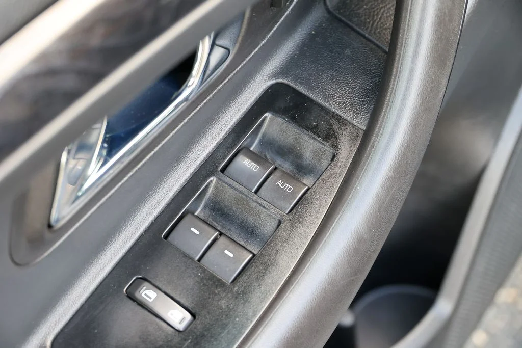 Used 2012 Blue Ford Limited image 5