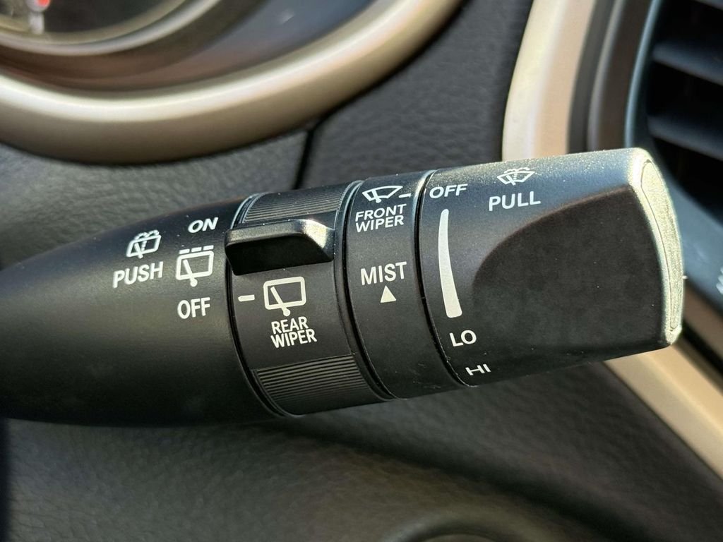 Used 2018 Gray Jeep Limited image 24