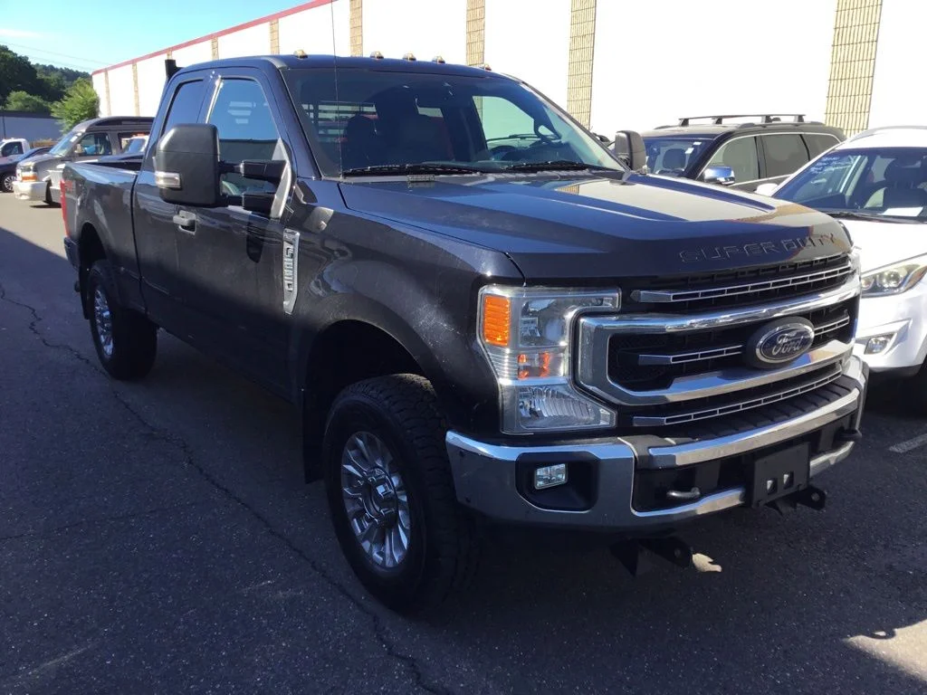 Used 2020 Black Ford XLT image 2