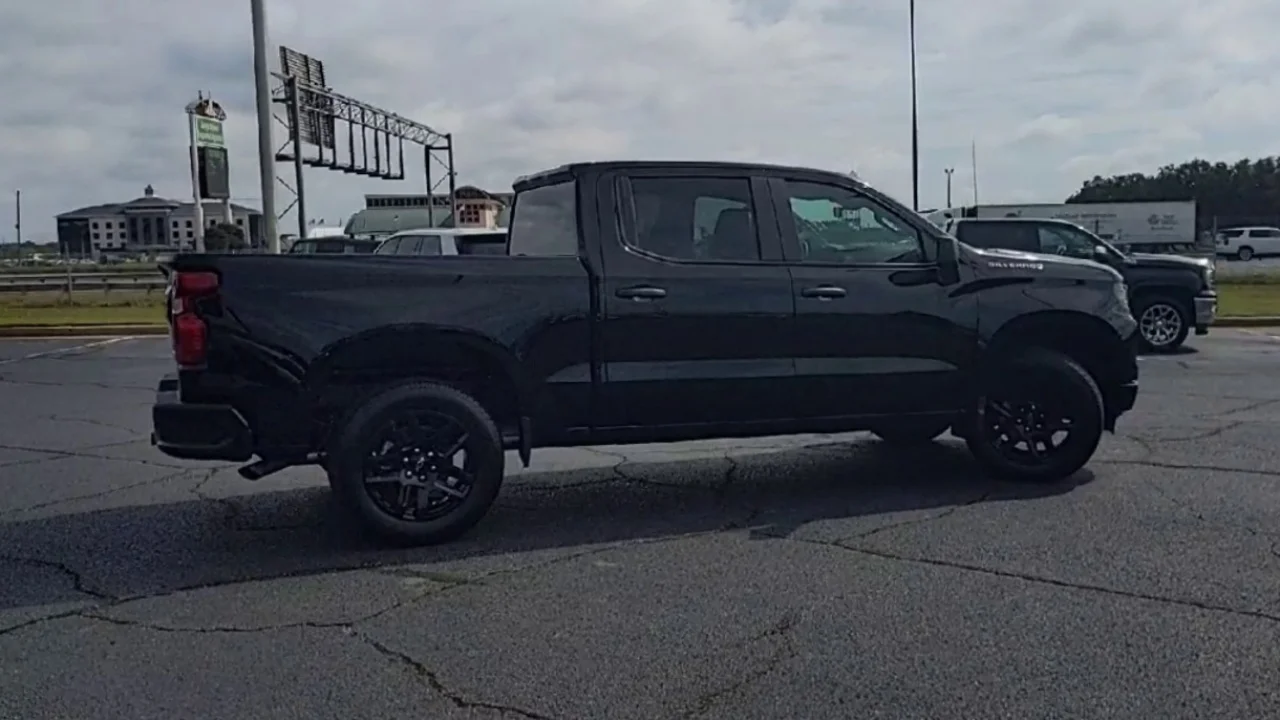 2026 Chevrolet Silverado 1500 Custom - Photo 9