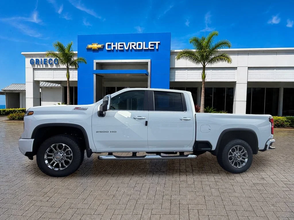 New 2026 Summit White Chevrolet LT image 4