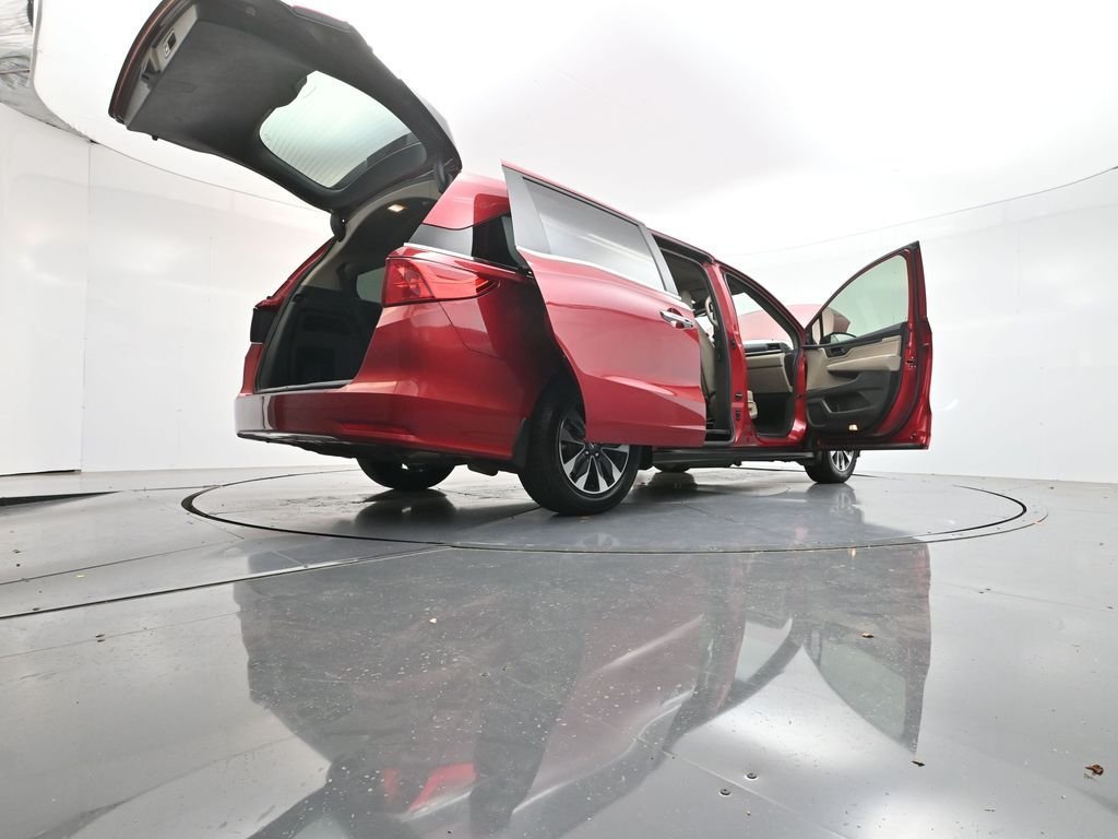 Used 2023 Modern Steel Metallic Honda EX-L image 42