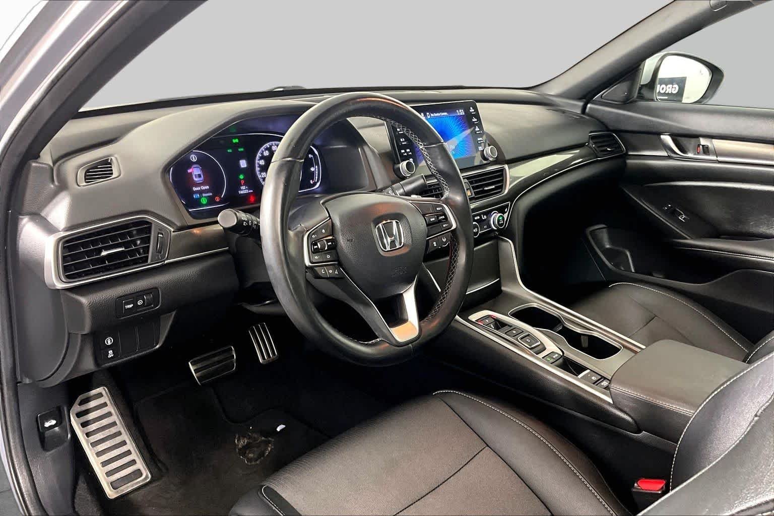 Used 2020 Lunar Silver Metallic Honda Sport image 17