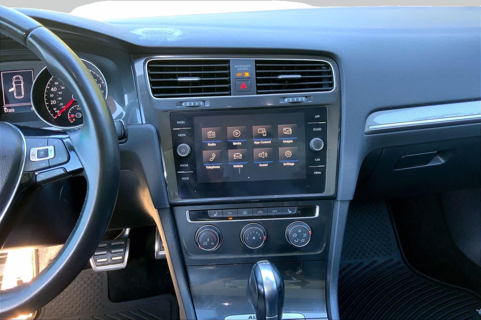 Pre-Owned 2019 Volkswagen Golf Alltrack SE