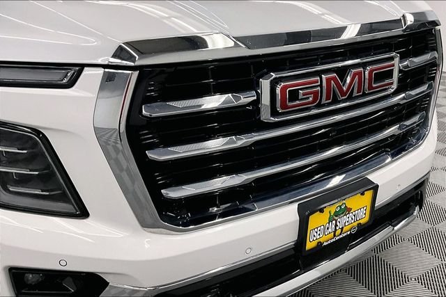 Used 2025 Summit White GMC Elevation image 35