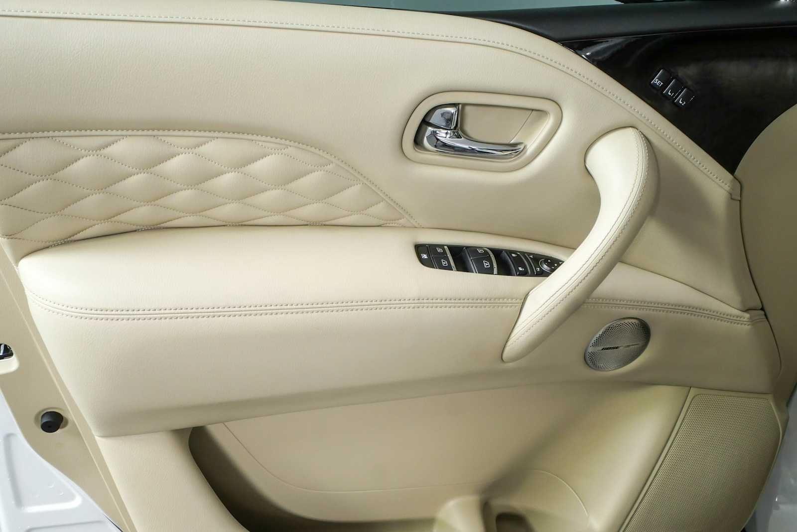 Used 2020 Moonstone White INFINITI LUXE image 6