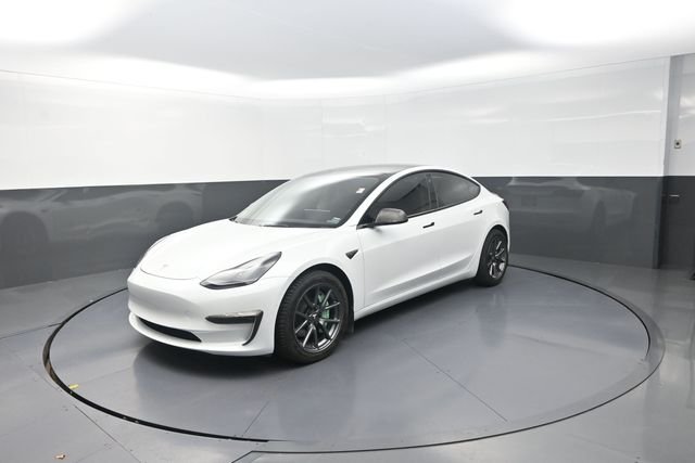 Used 2022  Tesla Long Range image 34
