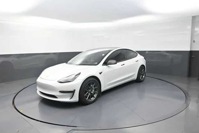 Used 2022  Tesla Long Range image 34
