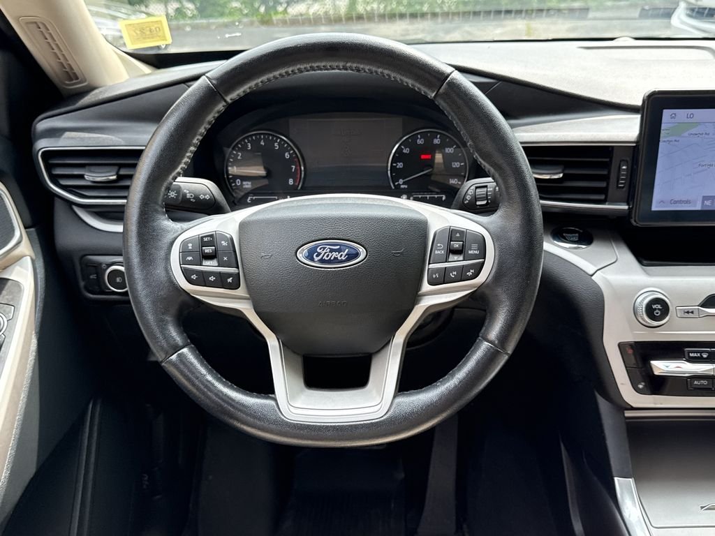 Used 2023 Black Ford XLT image 15