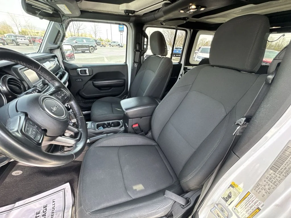 Used 2020 White Jeep Unlimited Sport Altitude image 11