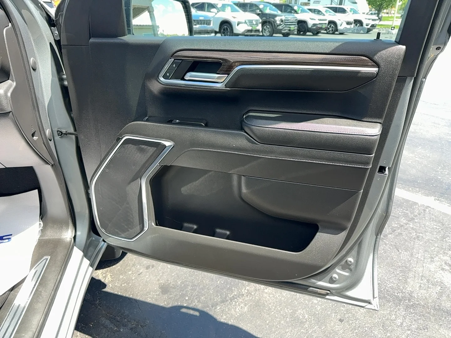 Used 2023 Sterling Gray Metallic Chevrolet LT image 30