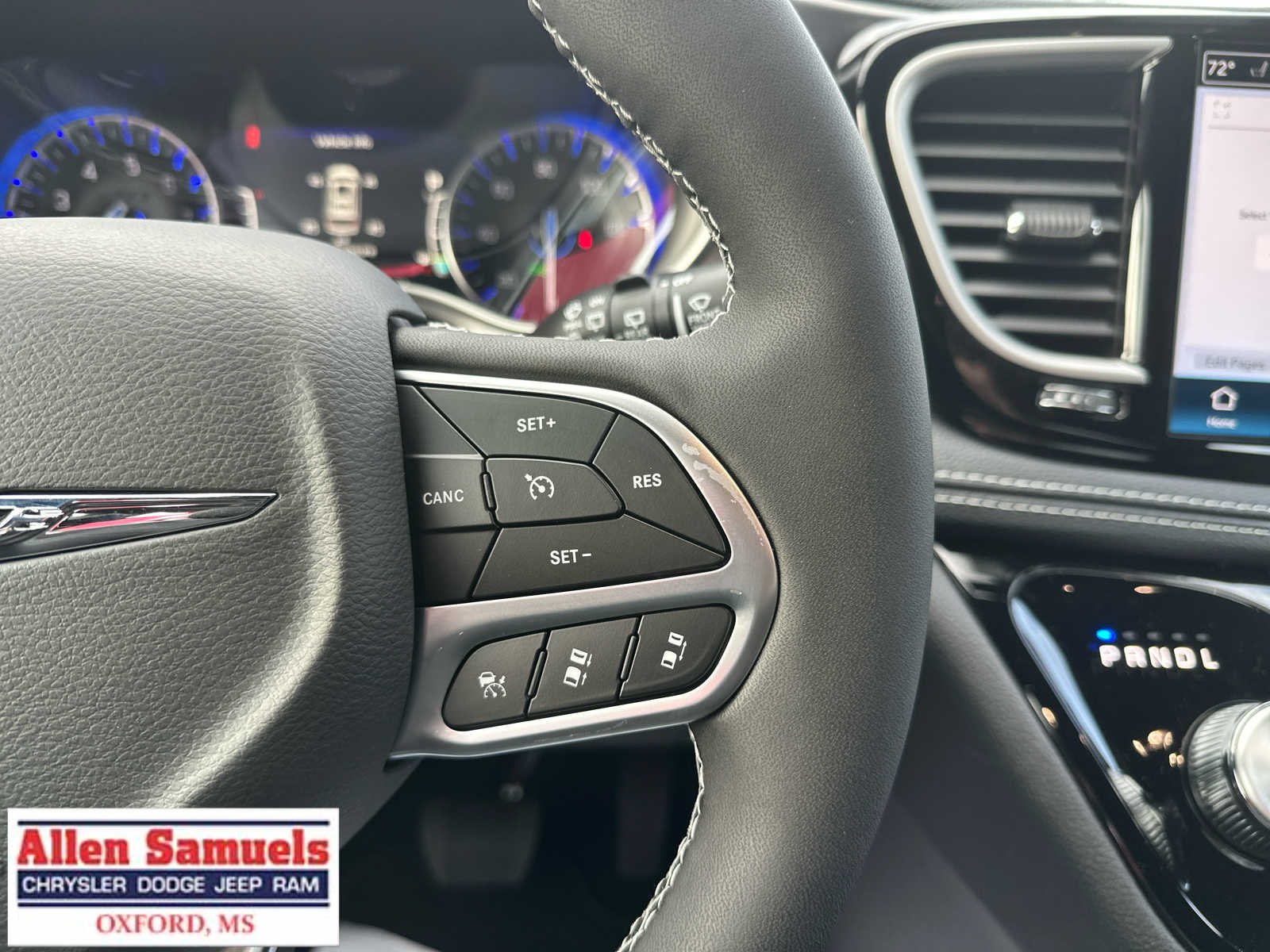 2026 Chrysler Pacifica Select - Photo 15