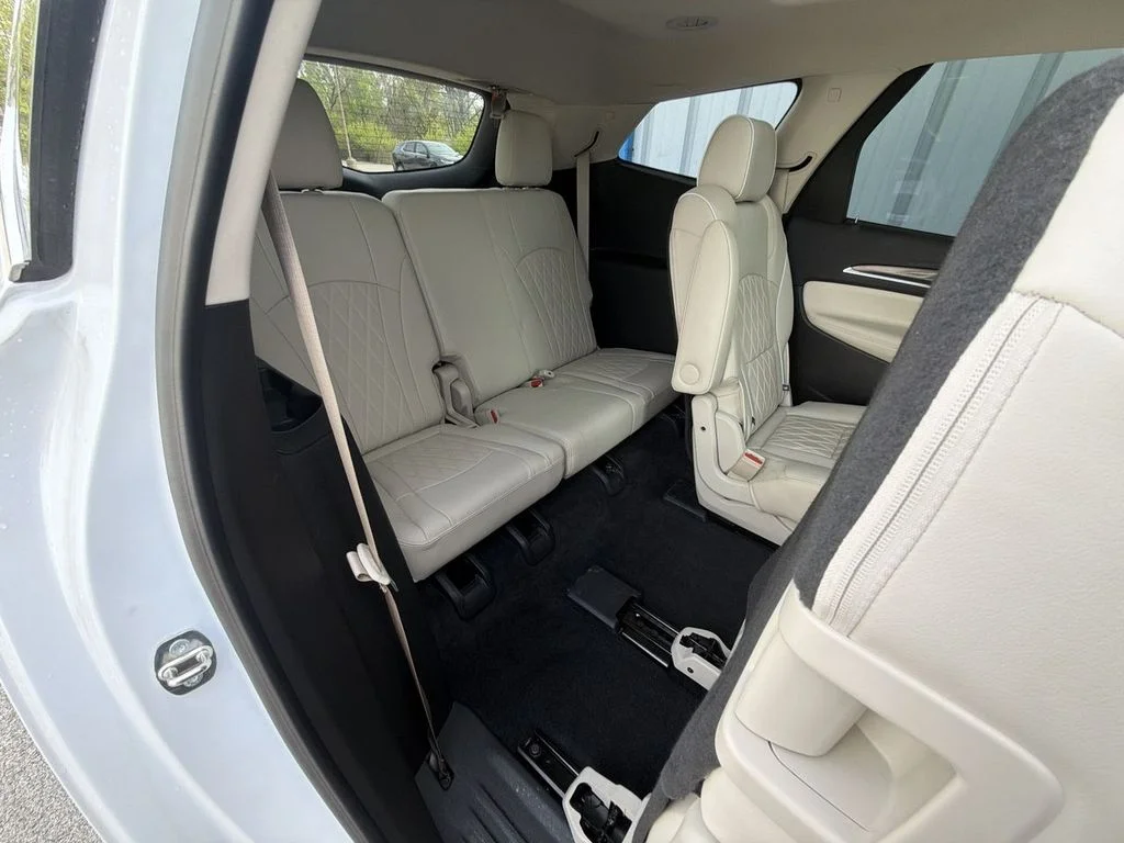 Used 2023 White Buick Avenir image 28