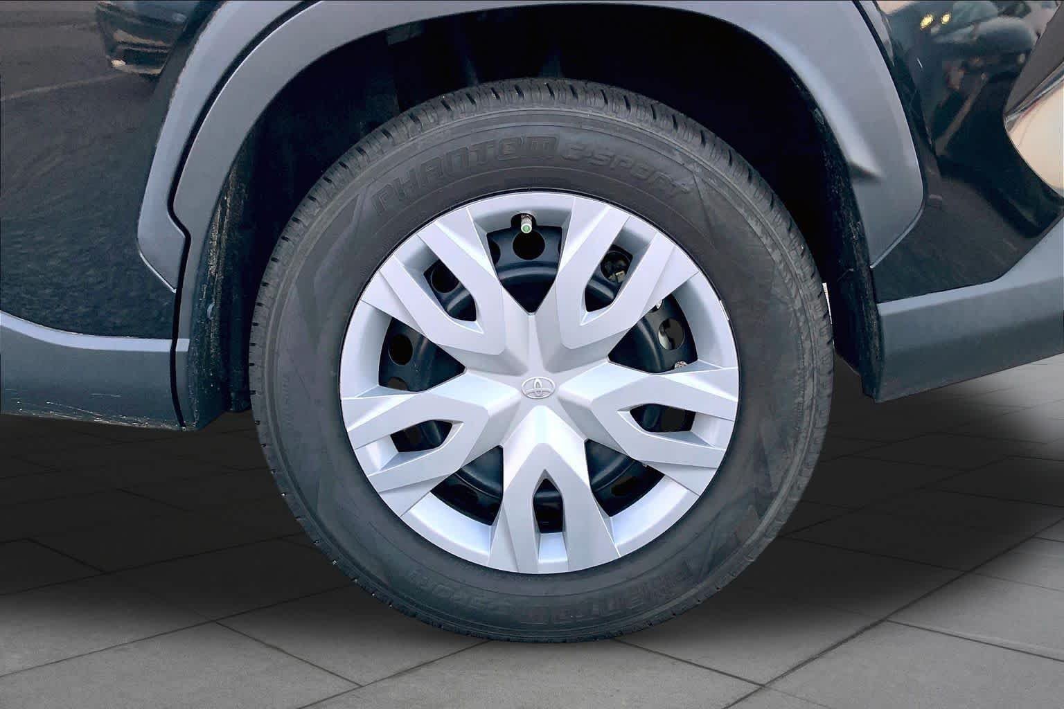 Used 2022 Jet Black Toyota L image 10