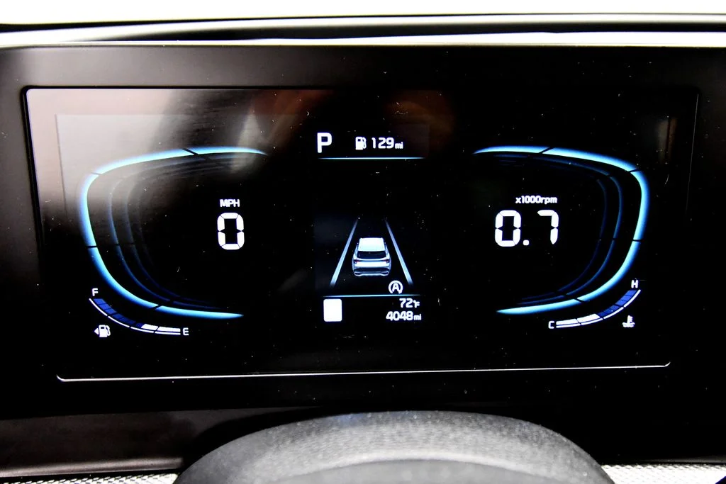 Certified Used 2025 Gray Kia LX image 22