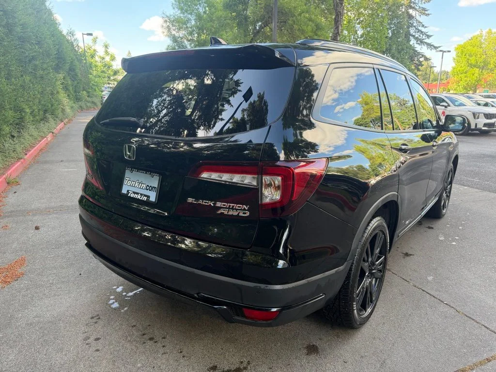 Used 2021 Crystal Black Pearl Honda Black Edition image 4