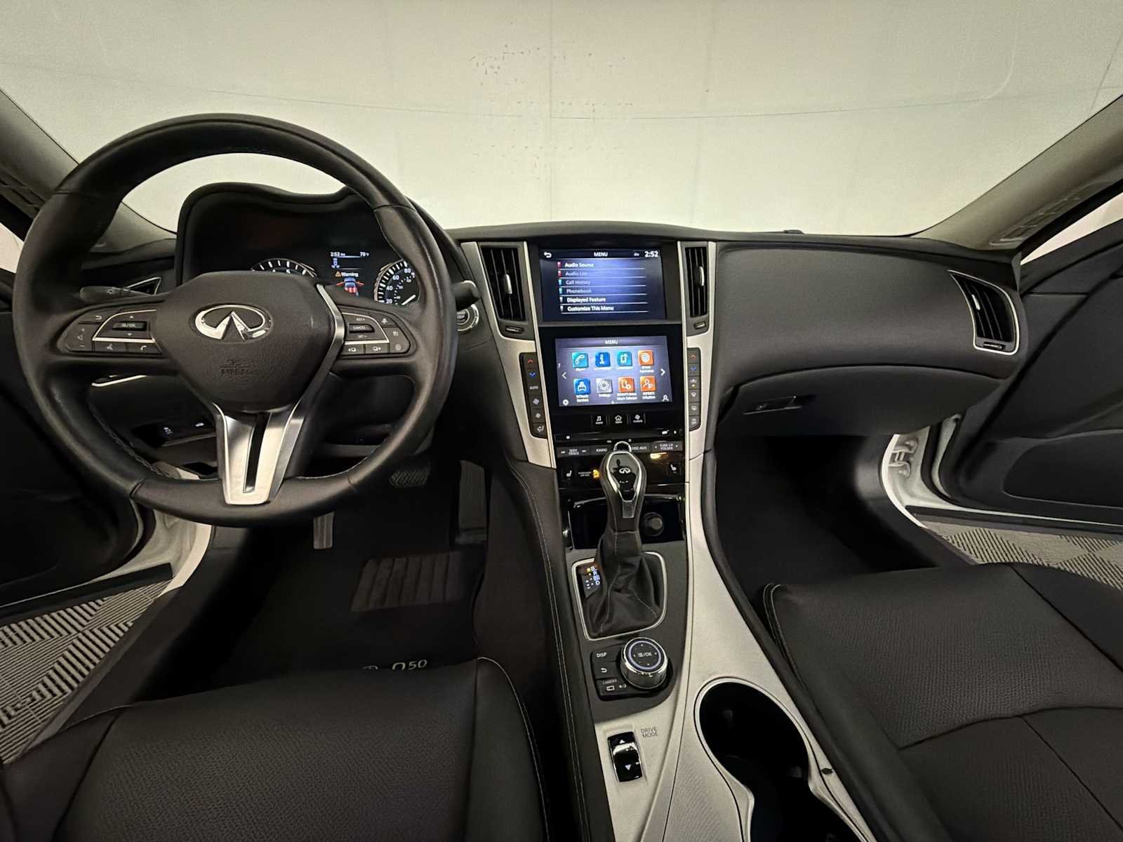Used 2023 Majestic White INFINITI LUXE image 12