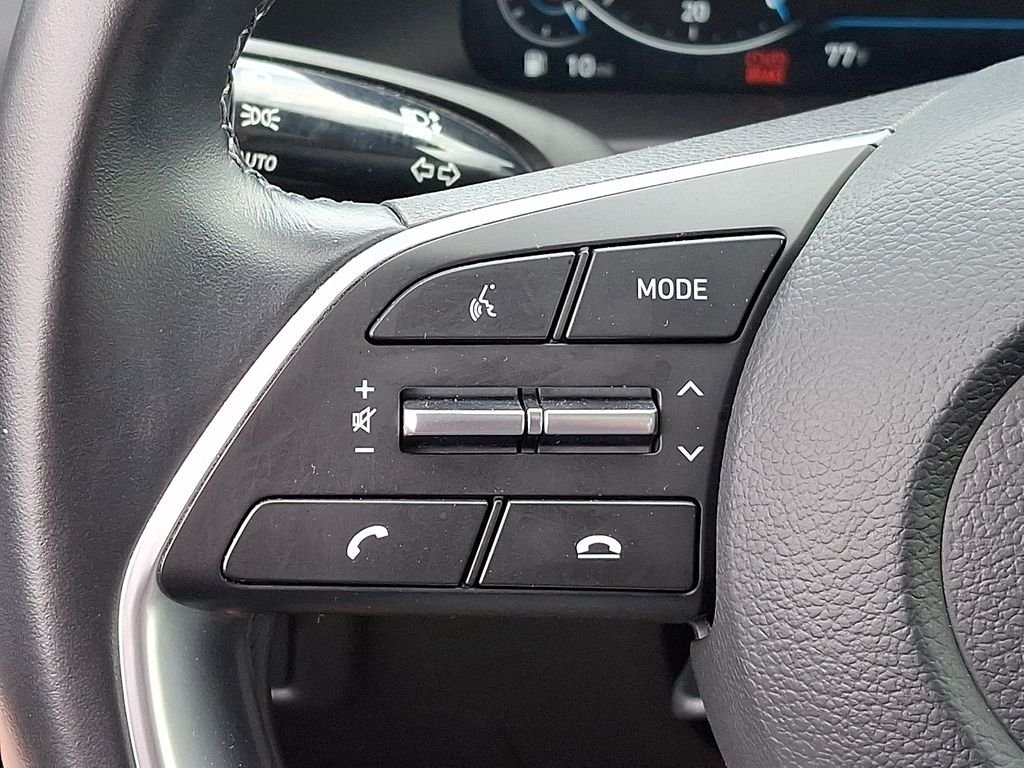 Used 2023 Black Hyundai SEL image 22