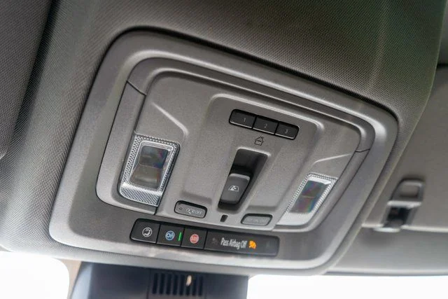 Used 2024 White GMC Elevation image 32