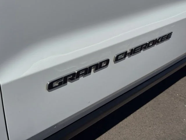 Used 2018 White Jeep Laredo E image 12