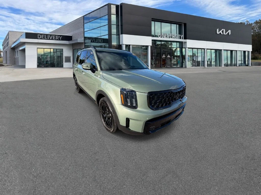 Used 2025 Green Kia SX X-Line image 1