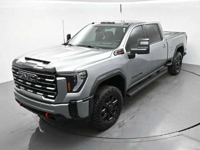 Used 2025 Sterling Metallic GMC AT4 image 33