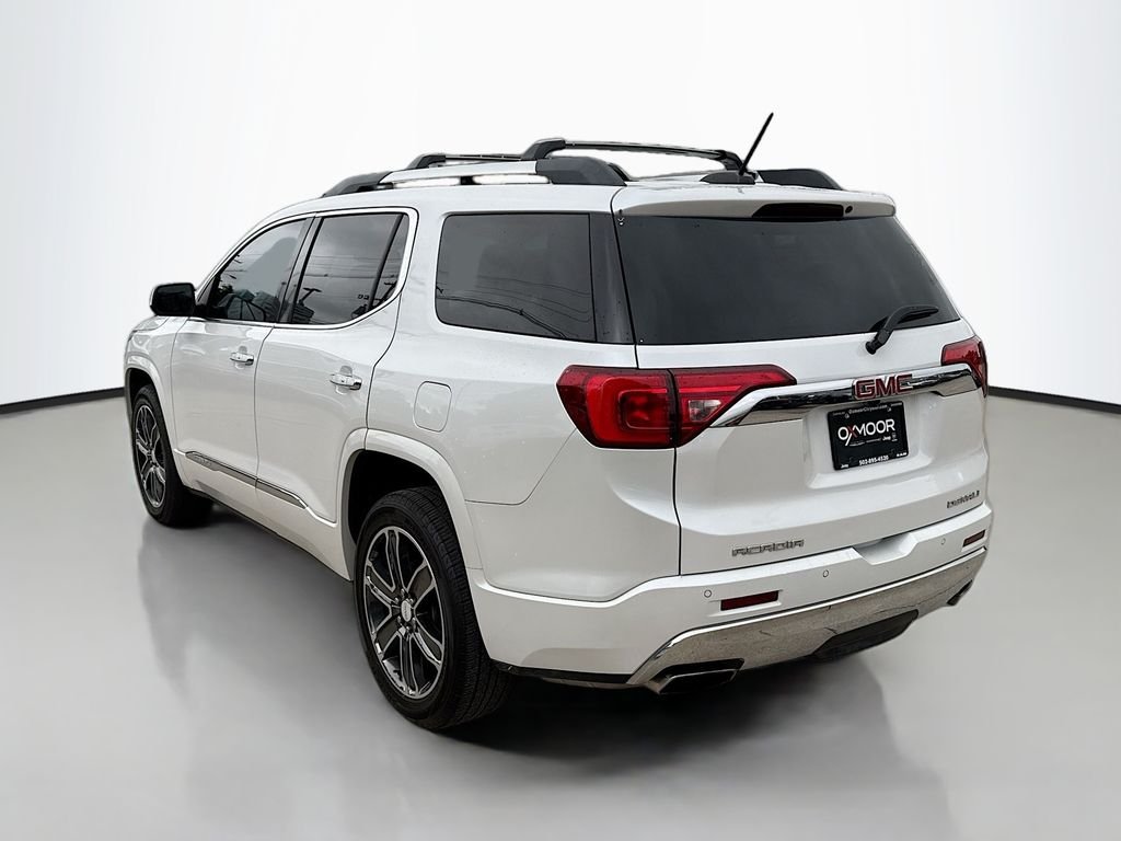 Used 2017 White Frost Tricoat GMC Denali image 5