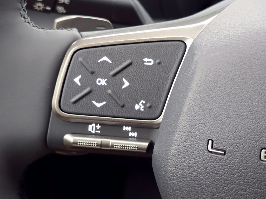 New 2026 Wavelength Lexus PREMIUM AWD image 19