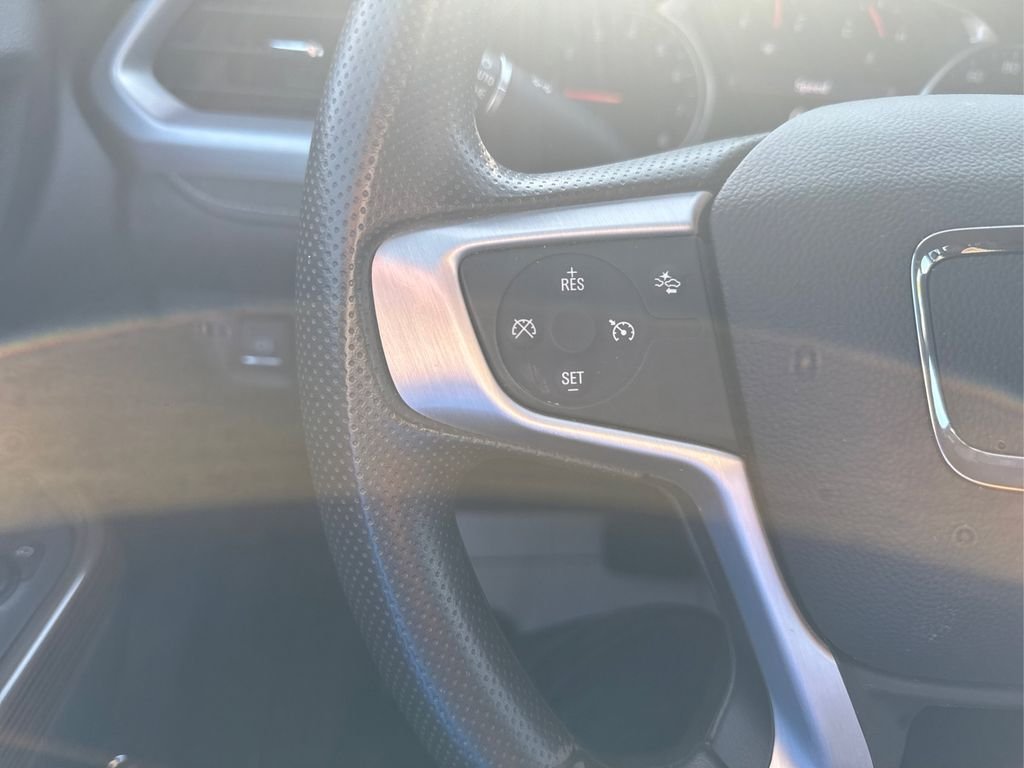 Used 2021 Summit White GMC SLE image 28