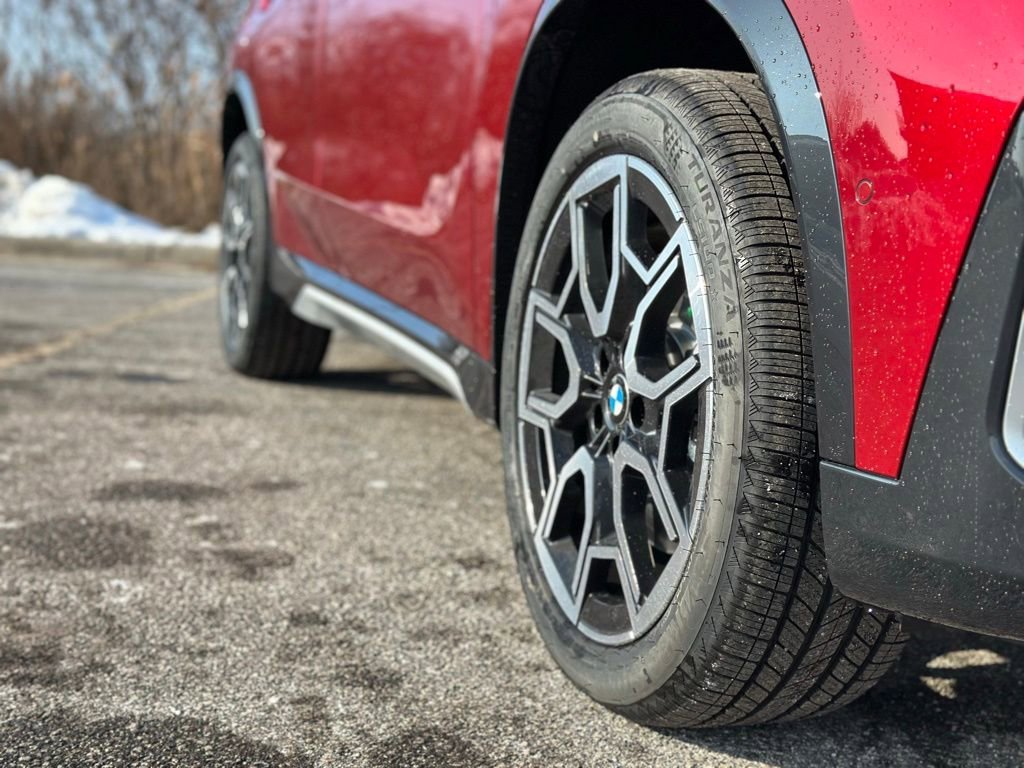 New 2026 Vegas Red Metallic BMW xDrive28i image 9