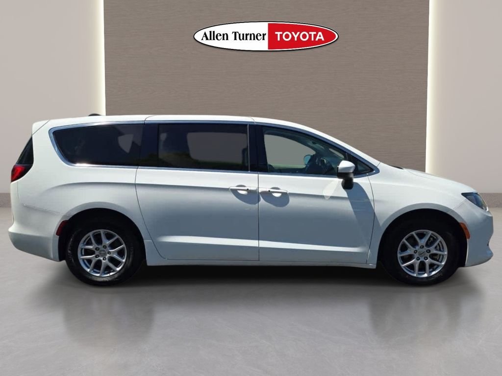 Used 2023 White Chrysler LX image 5
