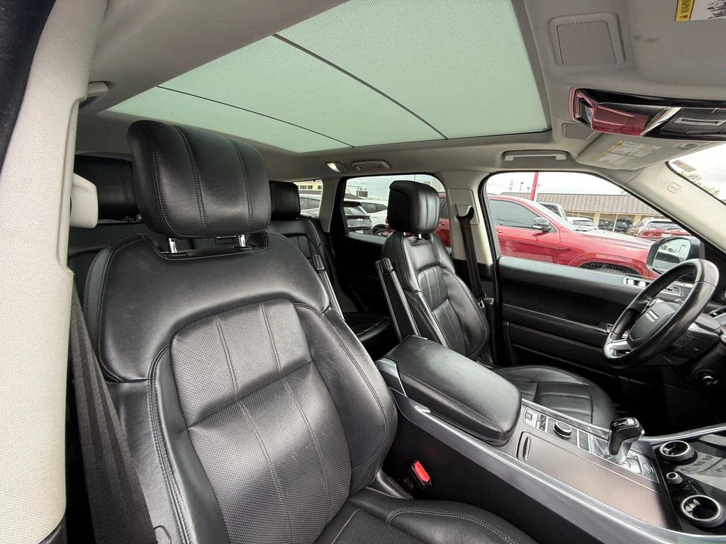 Used 2020 Black Land Rover HSE image 3