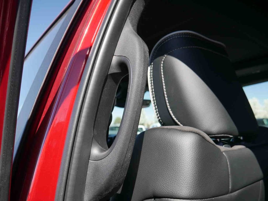 New 2026 Molten Red Pearl-Coat Exterior Paint RAM LARAMIE image 20