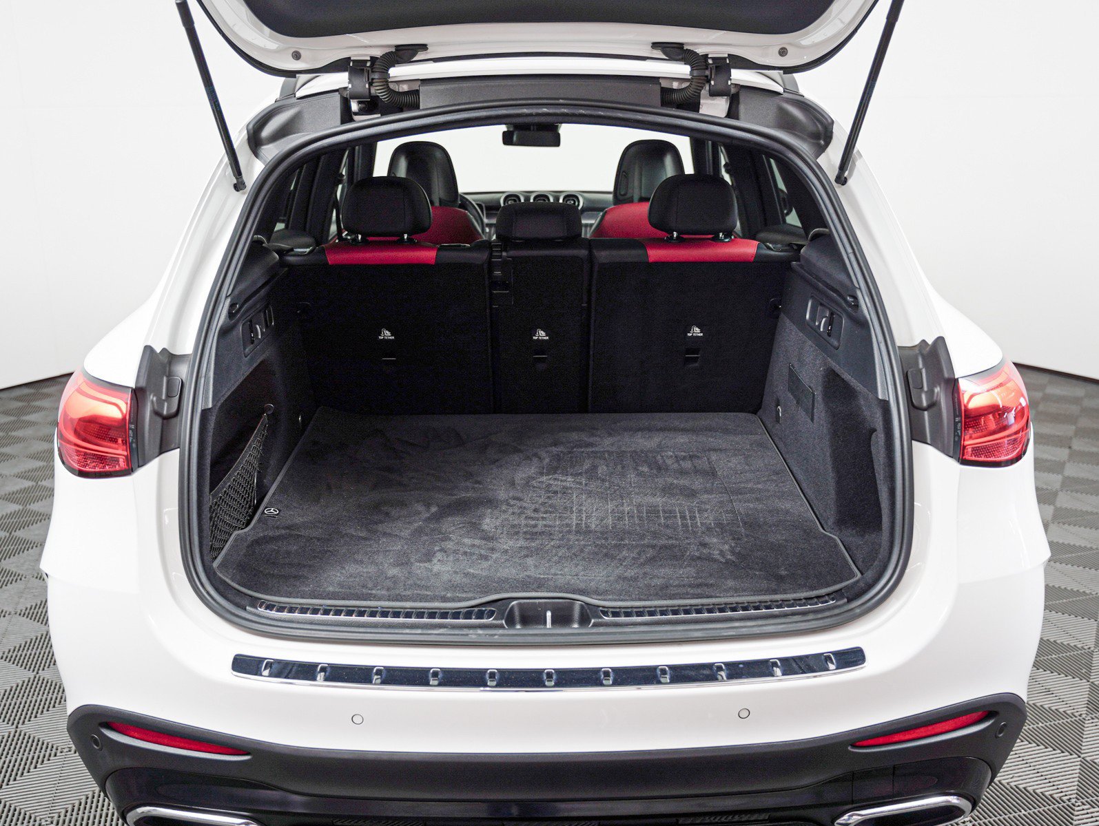 Certified Used 2024 Polar White Mercedes-Benz GLC 300 image 5