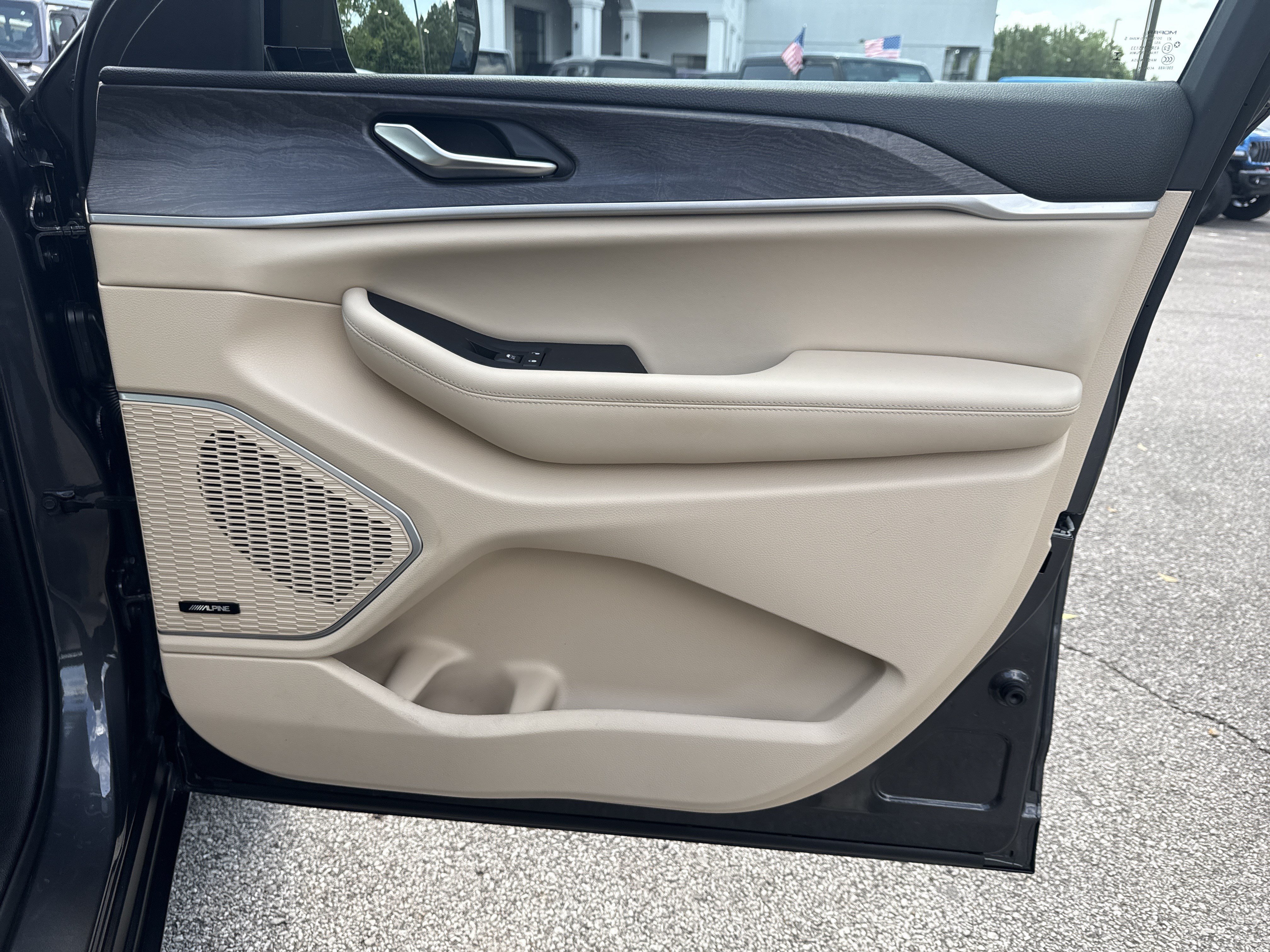 Used 2022 Baltic Gray Metallic Clearcoat Jeep Limited image 16
