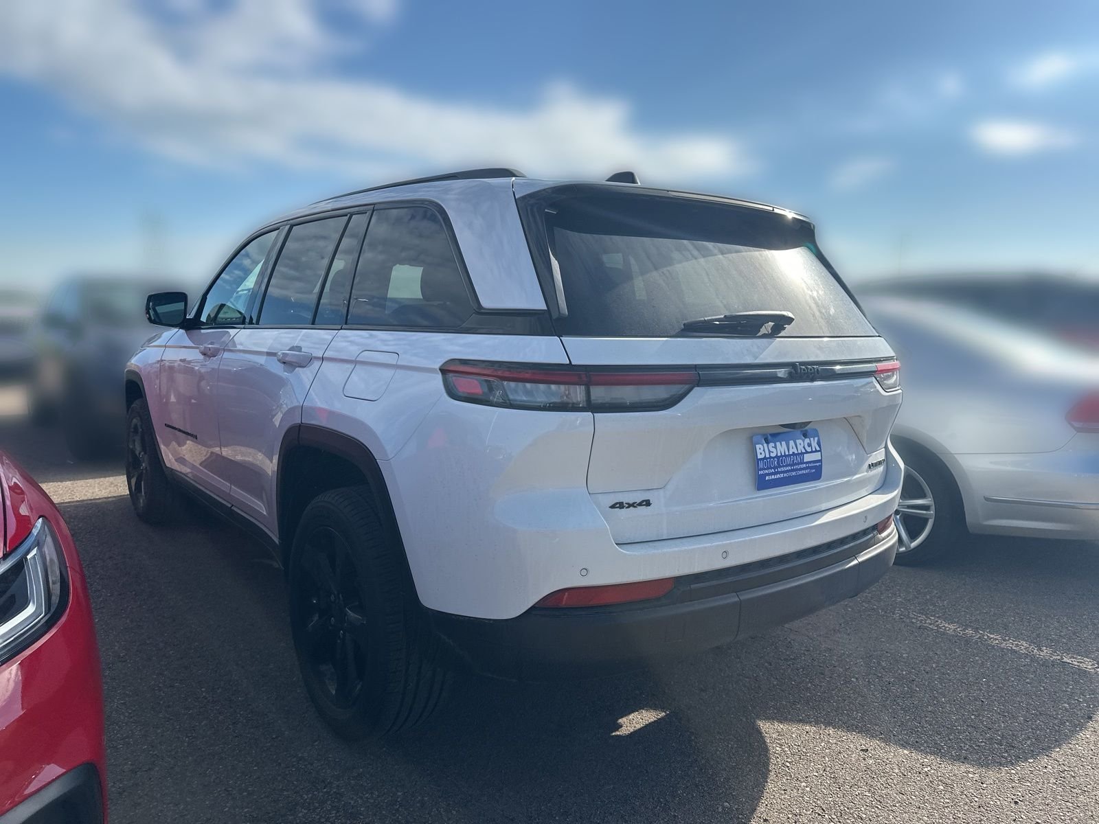 Used 2025 White Jeep Limited image 4