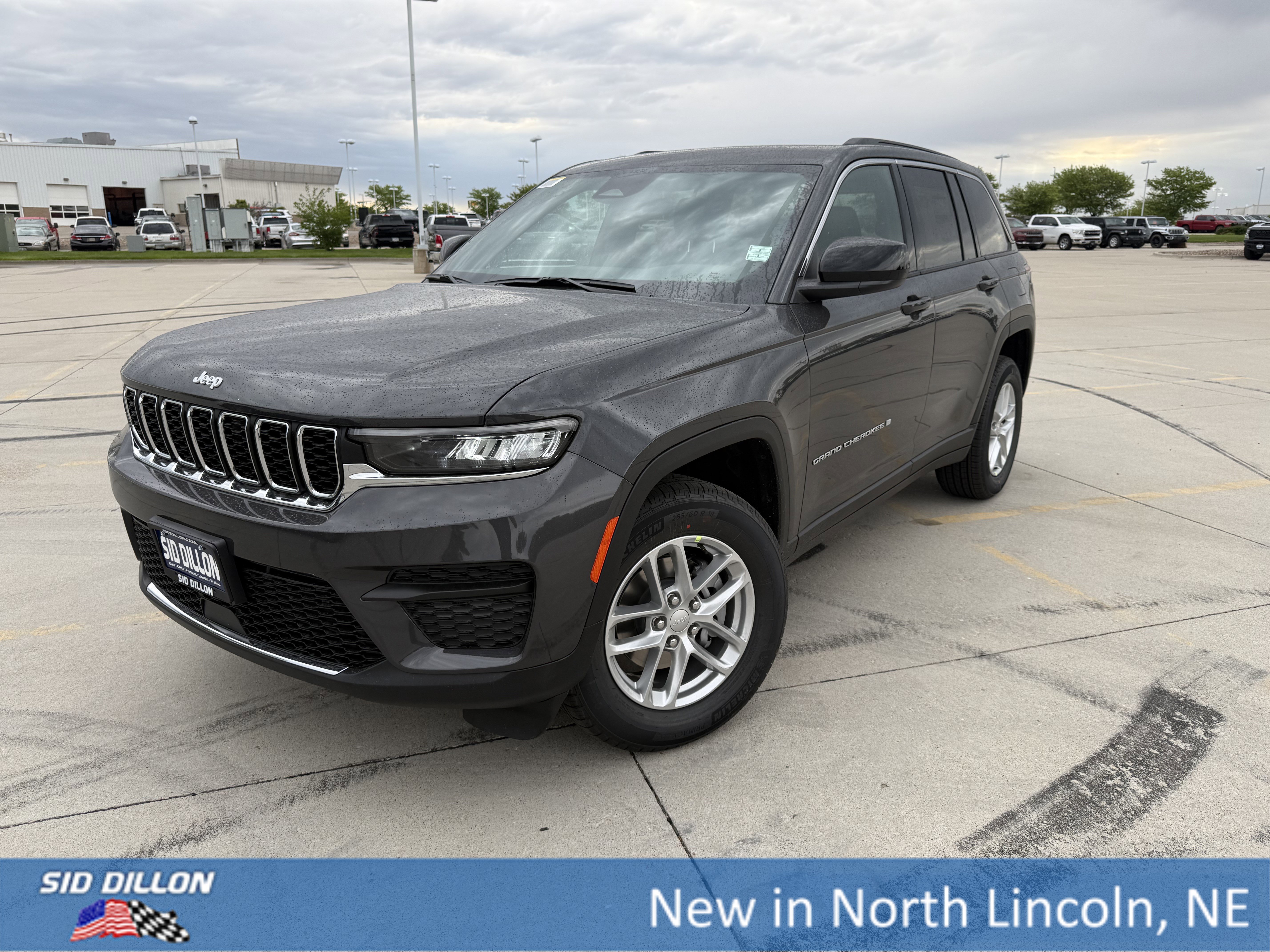 New 2026 Baltic Gray Metallic Clear-Coat Exterior Paint Jeep Laredo image 1