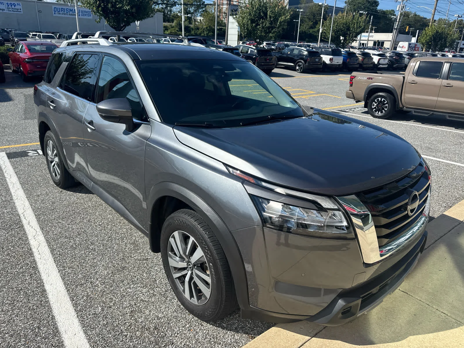 2024 Nissan Pathfinder SL