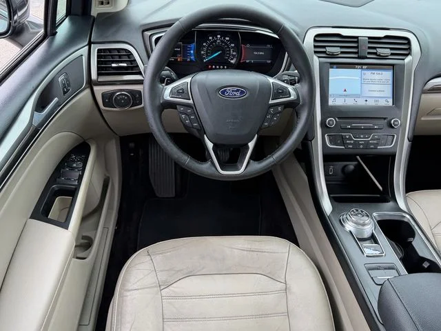 2017 Ford Fusion SE - Photo 13