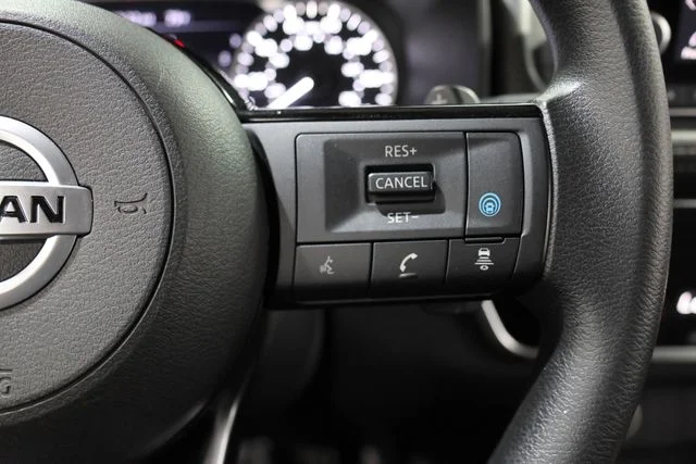 Used 2021 Caspian Blue Metallic Nissan SV image 17