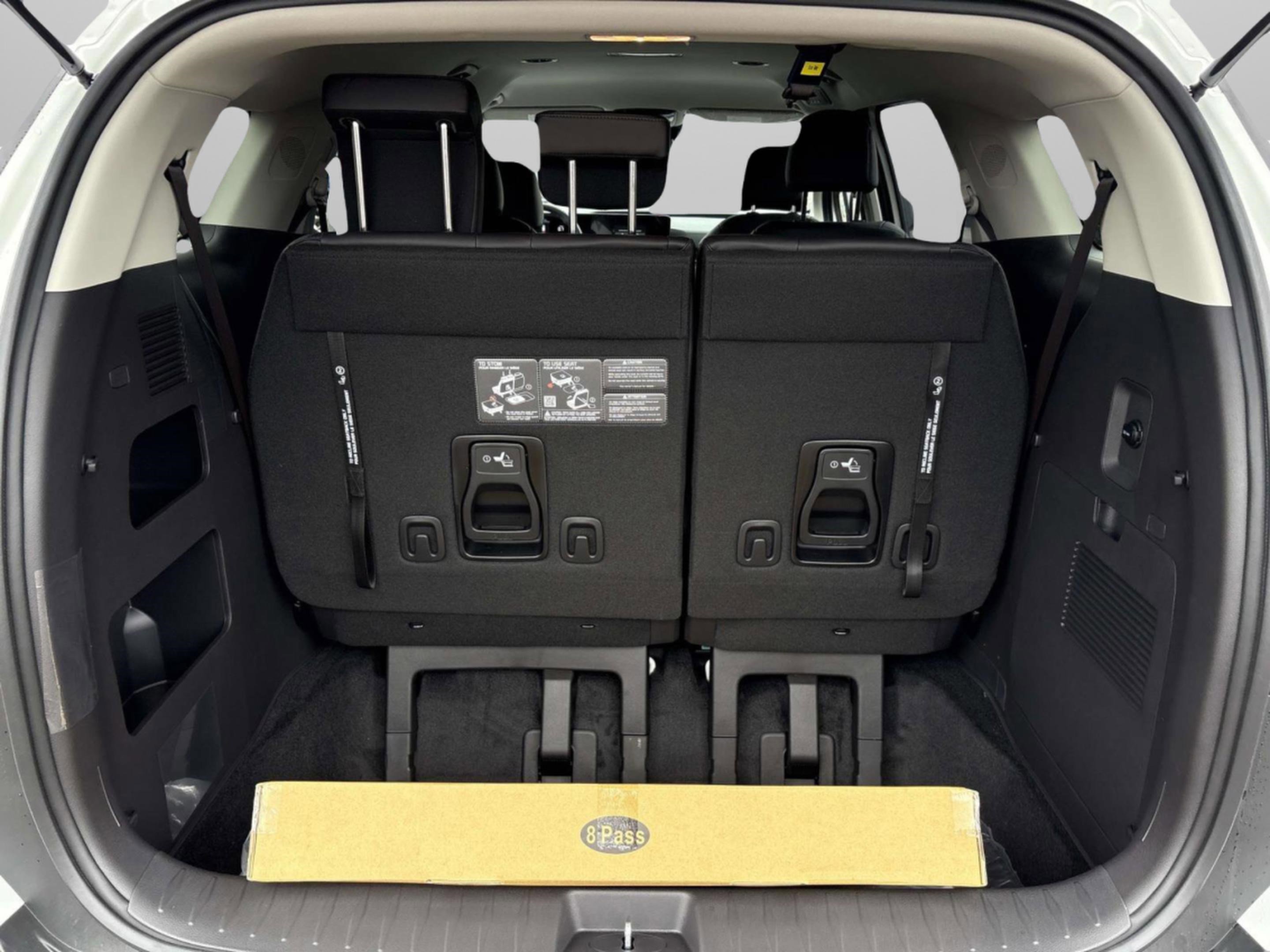 New 2026 Snow White Pearl Kia LXS image 12