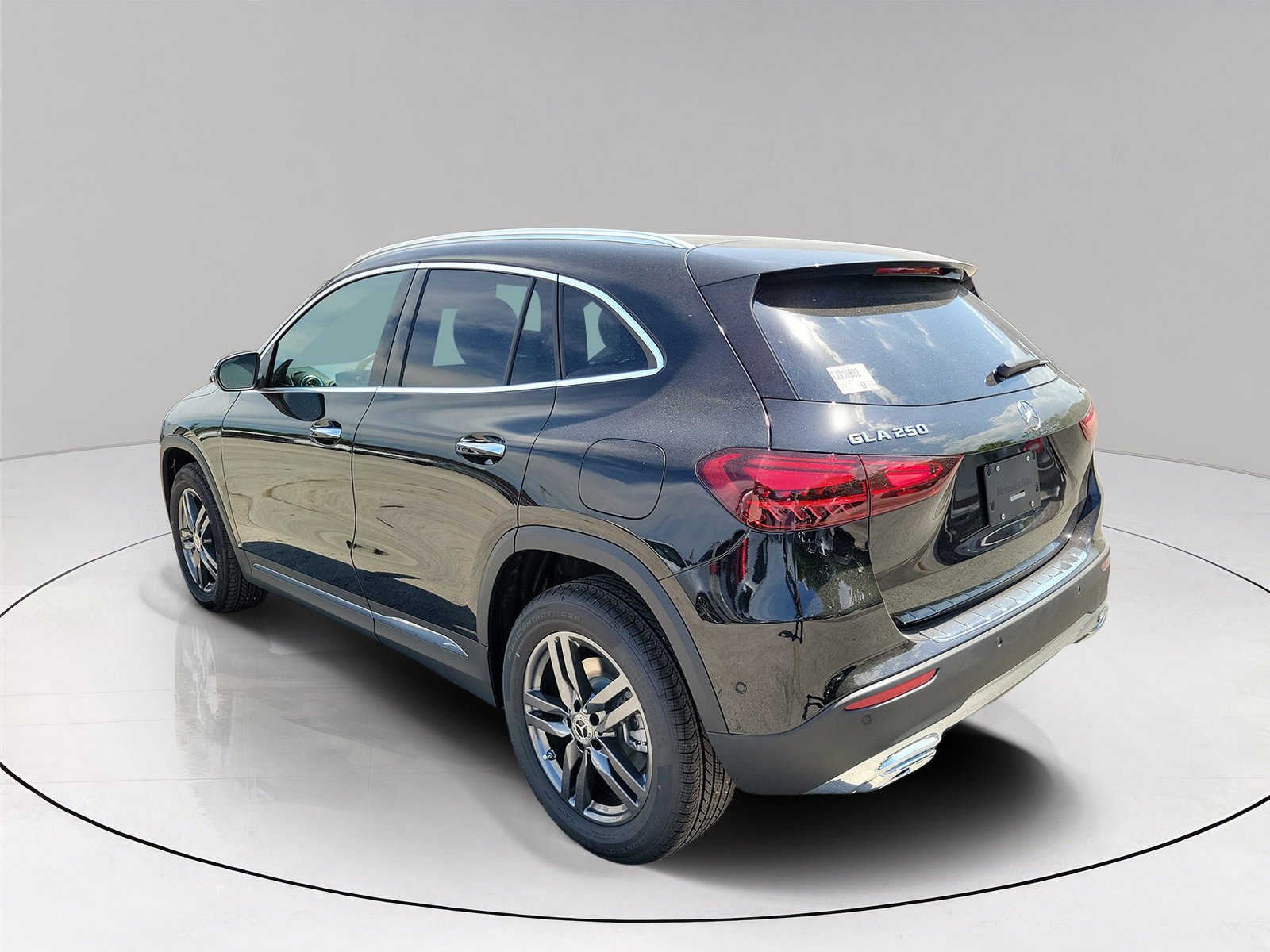 New 2026 Night Black Mercedes-Benz GLA 250 image 32