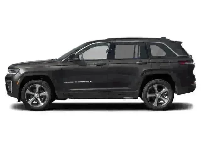 New 2026 Diamond Black Crystal Pearl-Coat Exterior Paint Jeep Limited image 3