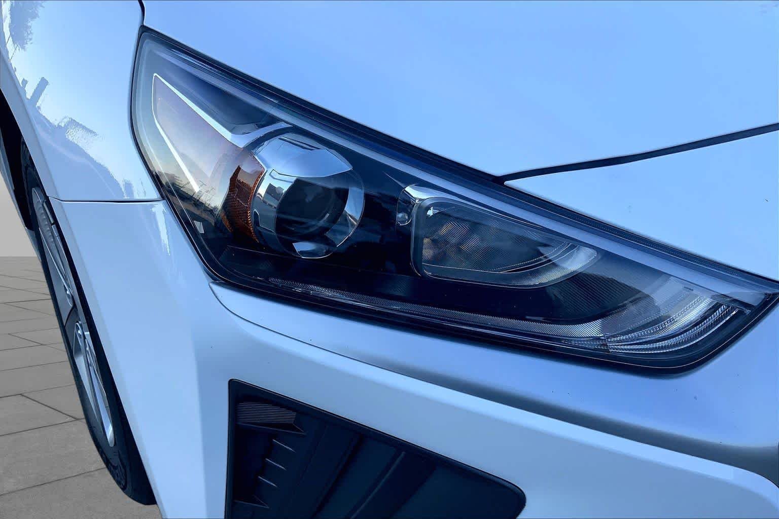 Used 2021 Ceramic White Hyundai Blue image 27