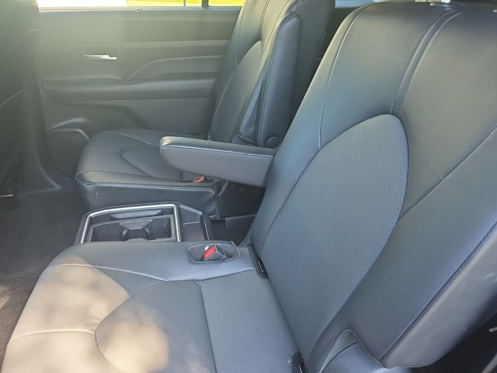 Used 2025 Red Toyota XLE image 18