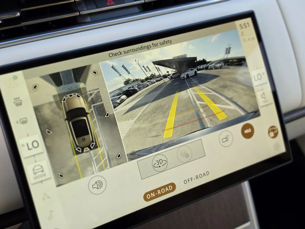 Used 2025 Gray Land Rover SE image 21