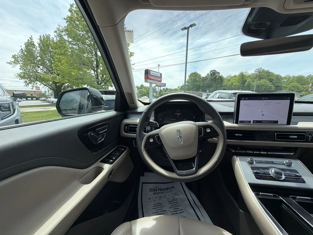 Used 2023 Gray Lincoln Standard image 14