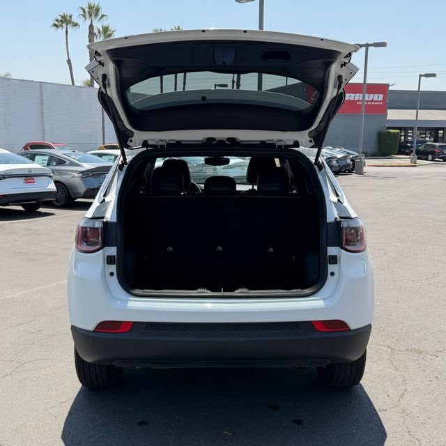 Used 2024 White Jeep Latitude image 7