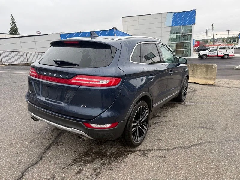 Used 2017 Black Lincoln Reserve image 8
